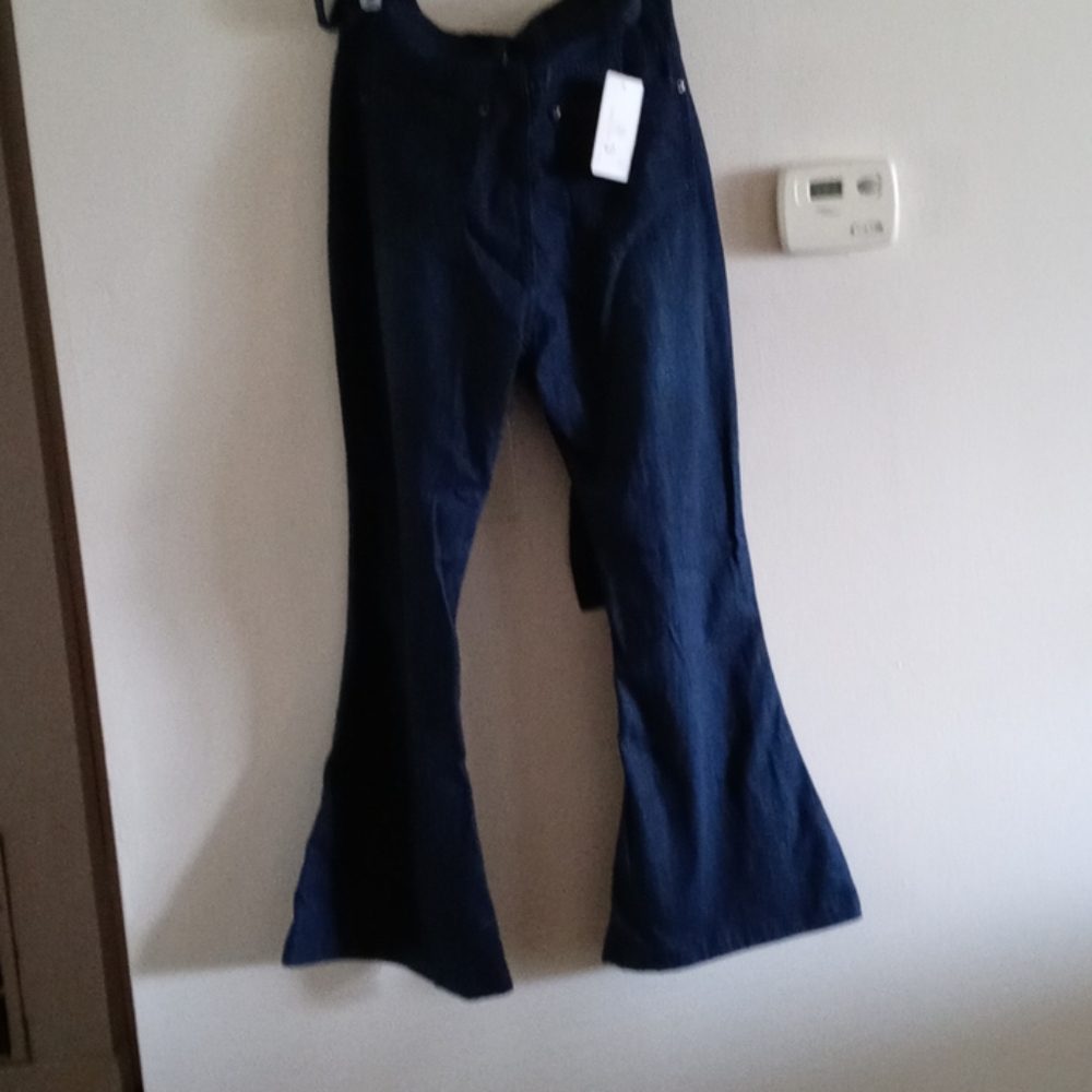 Women's bellbottom jeans